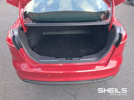 2017 Ford Focus - thumbnail 9