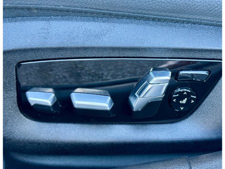 2023 BMW 5 Series - thumbnail 10