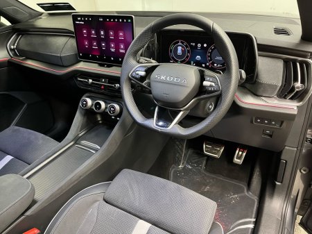 2025 Skoda Kodiaq Sportline IV 1.5TSi PHEV 204BHP - Reversing Camera - Climate Control - Sat Nav - Heated Seats - Keyless Start - Apple CarPlay/Android Auto €53,950 thumbnail