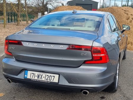 2017 Volvo S90 - thumbnail 3