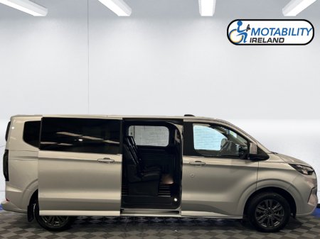 2024 Ford Tourneo Custom 8 Seater Taxi €76,995