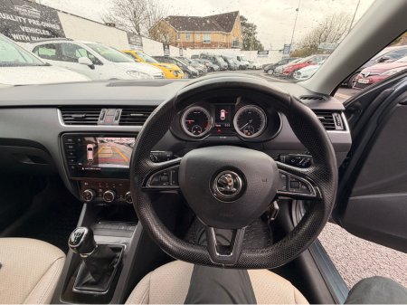 2018 Skoda Octavia COMBI STYLE 1.6 TDI 115HP 4DR €11,950 thumbnail