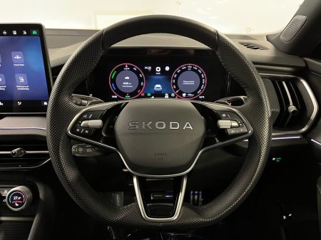 2025 Skoda Kodiaq Sportline IV 1.5TSi PHEV 204BHP - Reversing Camera - Climate Control - Sat Nav - Heated Seats - Keyless Start - Apple CarPlay/Android Auto thumbnail