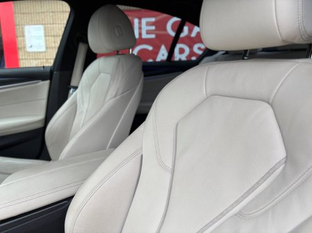 2022 BMW 5 Series - thumbnail 10