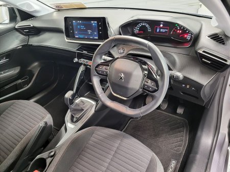 2023 Peugeot 208 - thumbnail 5