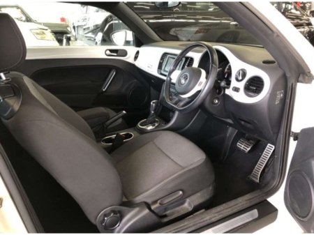 2013 Volkswagen Beetle - thumbnail 5