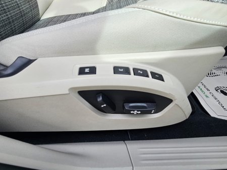 2019 Volvo V40 - thumbnail 32