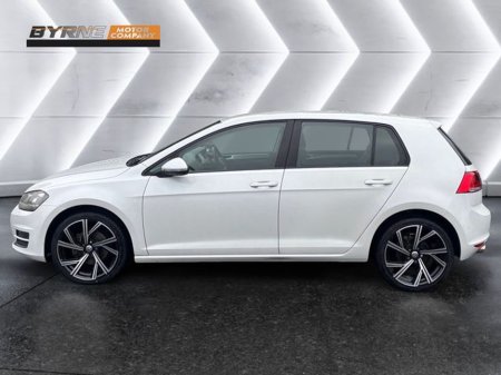 2015 Volkswagen Golf - view 2