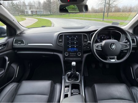 2020 Renault Megane ONE OWNER LOW MILEAGE SIGNATURE MODEL €14,950 thumbnail