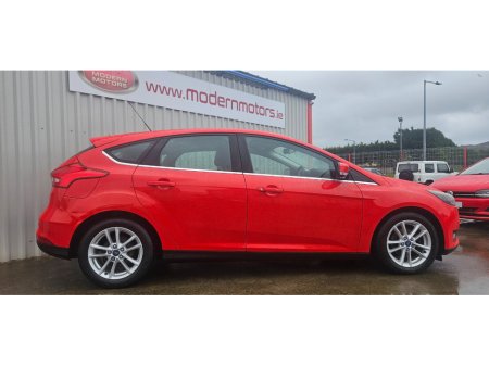 2015 Ford Focus - thumbnail 9