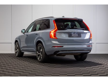 2022 Volvo XC90 PHEV T8 (390hp) R-Design AWD €59,950 thumbnail