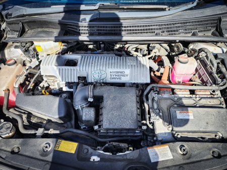 2015 Toyota Prius - thumbnail 33