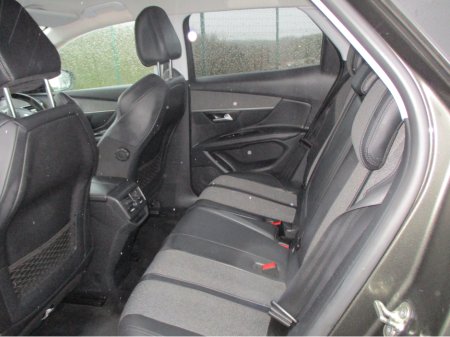 2018 Peugeot 3008 - thumbnail 8