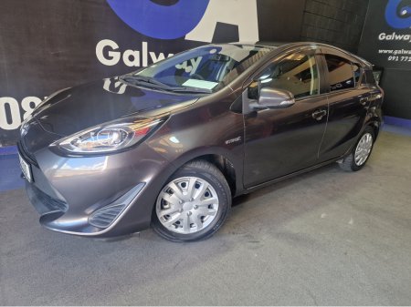 2018 Toyota Aqua - view 4