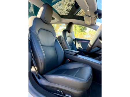 2025 Tesla Model 3 - thumbnail 13
