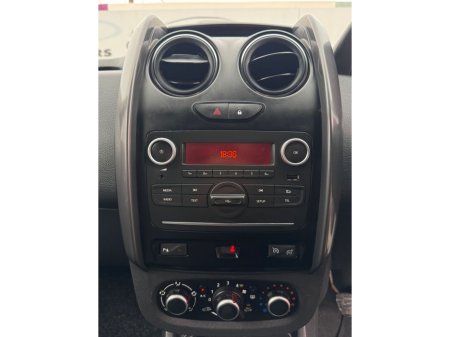 2018 Dacia Duster SIGNATURE 1.5 DCI 110 4 4DR €11,800 thumbnail