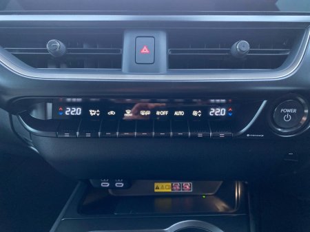 2024 Lexus UX 250 H - thumbnail 17