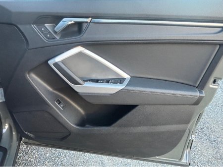 2024 Audi Q3 35 TDI 150HP S-TRONIC SE A €41,950 thumbnail