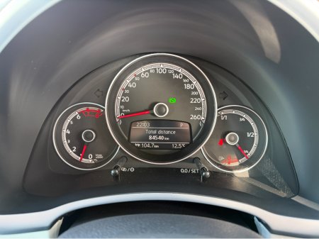 2017 Volkswagen Beetle - thumbnail 14