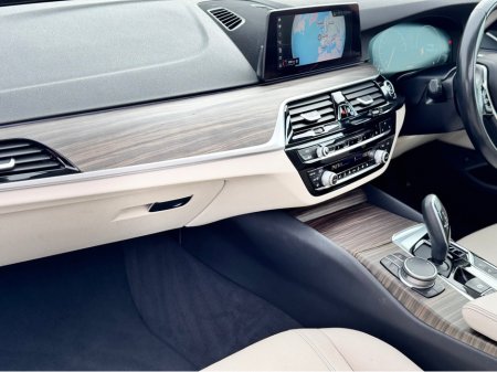 2019 BMW 5 Series 520D TOURING * PANROOF * 3D CAMERA PACK * €24,950 thumbnail