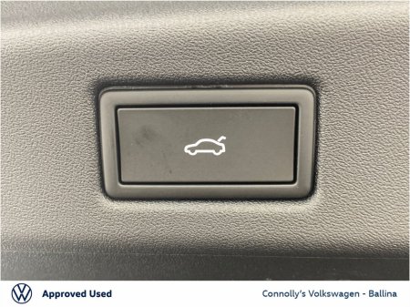 2025 Volkswagen ID.7 TOURER PRO PLUS *Demo Sale* €49,995 thumbnail