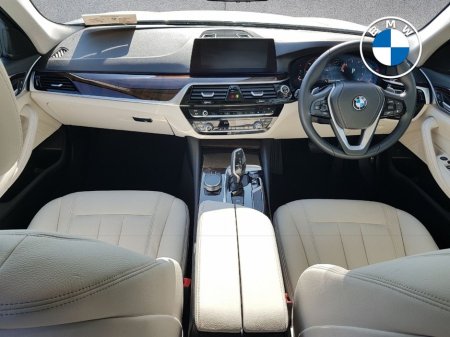 2019 BMW 5 Series - thumbnail 3