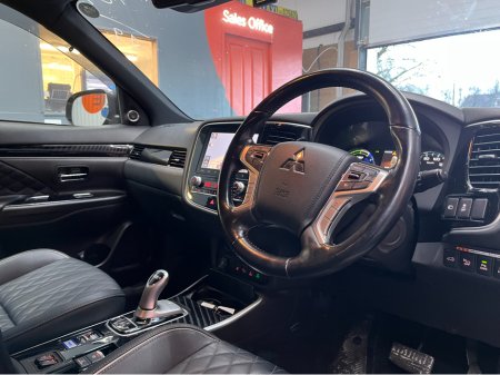 2019 Mitsubishi Outlander €21950 2019 MITSUBISHI OUTLANDER PHEV G PREMIUM 2.4 AUTOMATIC / CRUISE CONTROL / REVERSE CAMERA / ELECTRIC HEATED SEATS / HEATED STEERING WHEEL €21,950 thumbnail