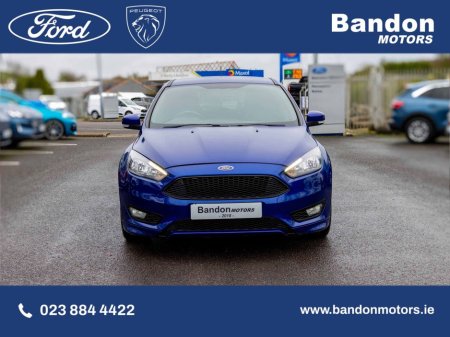 2018 Ford Focus - thumbnail 2