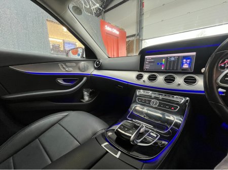 2019 Mercedes-Benz E Class 2019 MERCEDES-BENZ E220D ADVANTGARDE 2.0 AUTOMATIC / CRUISE CONTROL / 360° PARKING CAMERA / ELECTRIC MEMORY & HEATED SEATS / PANORAMIC SUNROOF / PADDLE SHIFTERS / APPLE CARPLAY / AMBIENT LIGHTS thumbnail