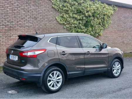2015 Nissan Qashqai 1.5 DSL LOW MILAGE €8,500 thumbnail
