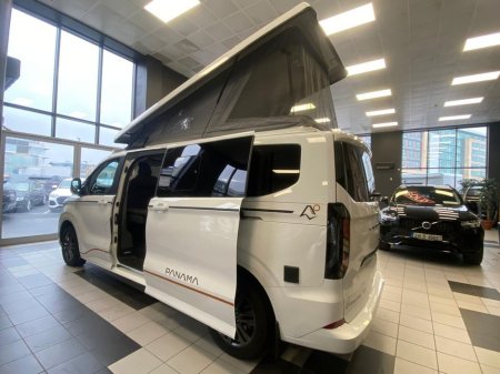 2025 Ford Tourneo Custom - view 2