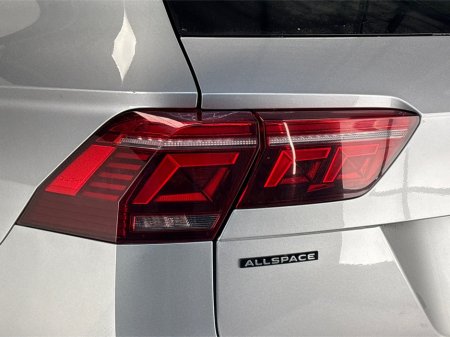 2023 Volkswagen Tiguan R-LINE 2.0 TDI AUTOMATIC 7 SEATER**PANORAMIC SUNROOF**HEATED MULTIFUNCTIONAL STEERING WHEEL**DIGITAL DASH**HEATED FRONT SEATS**REVERSE CAMERA**BLACK LEATHER INTERIOR**KEYLESS ENTRY**APPLE CARPLAY** €42,995 thumbnail