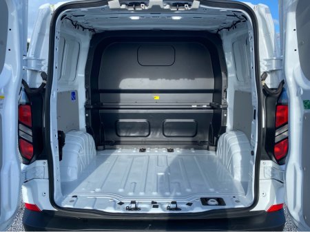 2025 Ford Transit Custom 2.5 Crewcab PHEV Automatic €42,500 thumbnail