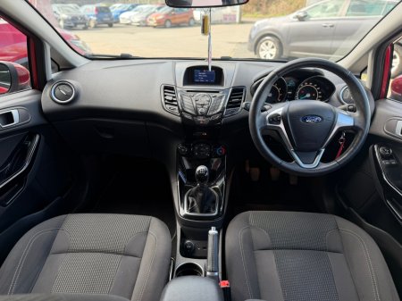 2016 Ford Fiesta - thumbnail 3