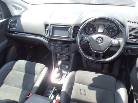2020 Volkswagen Sharan 2.0 TDI HIGHLINE PLUS DIESEL AUTOMATIC €39,950 thumbnail