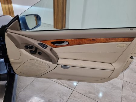 2010 Mercedes-Benz SL Class - thumbnail 17