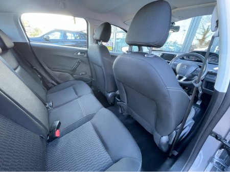 2019 Peugeot 208 - thumbnail 8