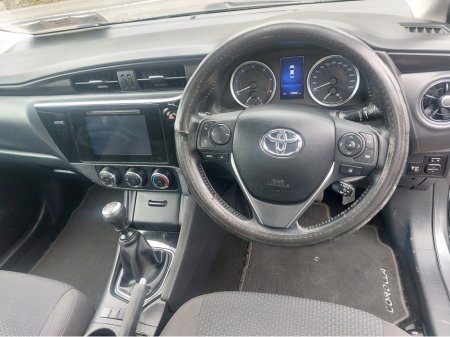2017 Toyota Corolla - thumbnail 6