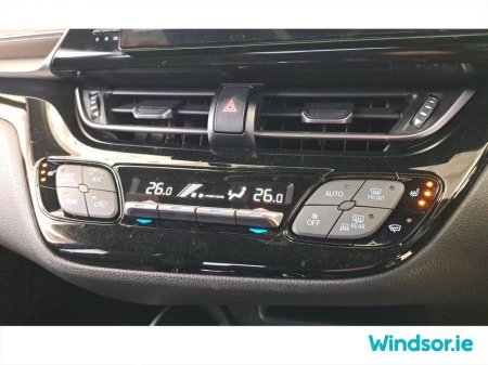 2020 Toyota C-HR HYBRID AUTO €21,995 thumbnail