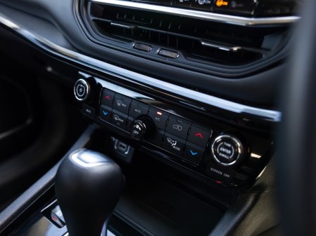 2025 Jeep Compass - thumbnail 18