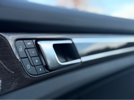 2022 Porsche Panamera 4 E-HY E-HYBRID 5DR AUTO €79,950 thumbnail