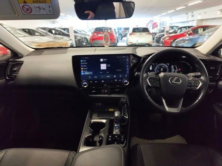 2022 Lexus NX 300 h - thumbnail 8