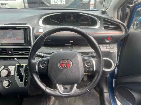 2016 Toyota Sienta - thumbnail 5