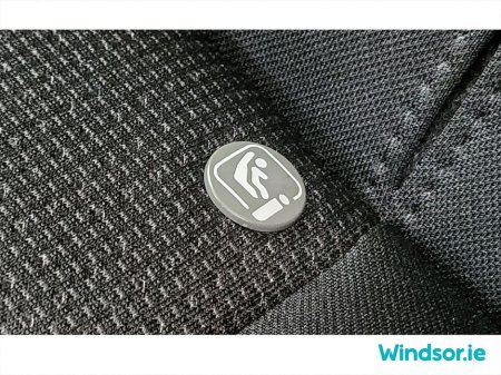 2022 Toyota Prius - thumbnail 17