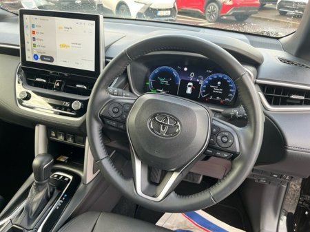 2024 Toyota Corolla Cross FRESH SELECTION OF TRADE-INS COROLLA CROSS SOL 1.8 €39,000 thumbnail
