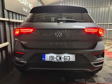 2019 Volkswagen T-Roc 1.6 TDI 115bhp Design €19,950 thumbnail