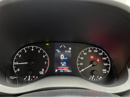 2022 Toyota Yaris - thumbnail 17