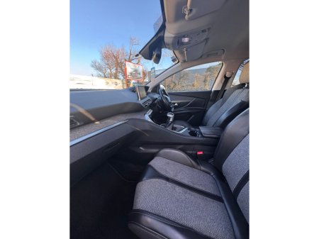 2018 Peugeot 3008 ALLURE 1.5 BLUE HDI 130 6 6.2 4DR €14,800 thumbnail