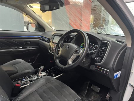 2019 Mitsubishi Outlander €21950! 2019 MITSUBISHI OUTLANDER PHEV 4WD G 2.4 AUTOMATIC / HEATED SEATS / HEATED STEERING WHEEL / CRUISE CONTROL / PADDLE SHIFTERS / €21,950 thumbnail