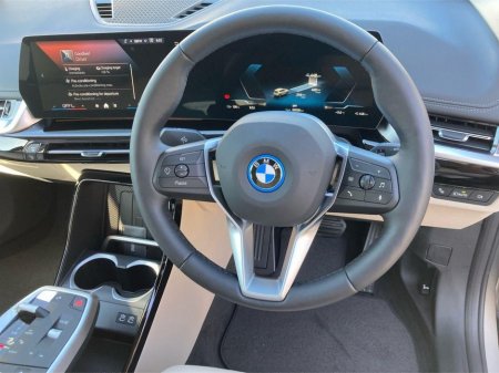 2025 BMW iX1 - thumbnail 5